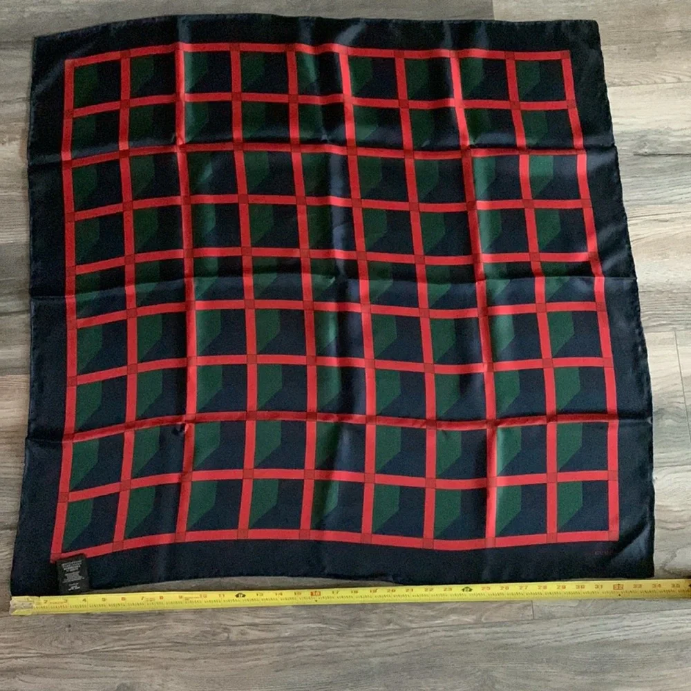 New red/green/navy blue Gucci silk scarf